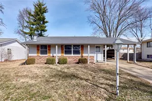10 Parkdale Ln, Saint Peters, MO 63376 - Photo 2