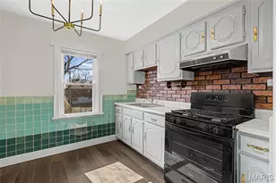 8710 Ezra Dr, Saint Louis, MO 63114 - Photo 14