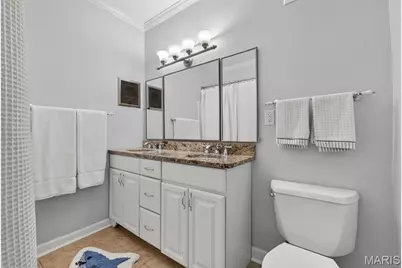 23 Rio Vista Drive, Ladue, MO 63124 - Photo 22