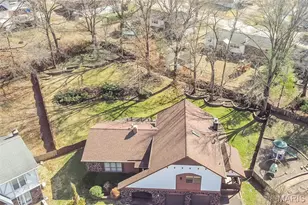 4829 Gatesbury Dr, Saint Louis, MO 63128 - Photo 4