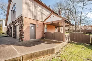 4829 Gatesbury Dr, Saint Louis, MO 63128 - Photo 2