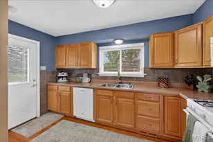 9962 E Watson Rd, Crestwood, MO 63126 - Photo 16