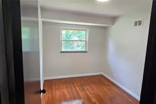 9604 Cherryfield Dr, Saint Louis, MO 63136 - Photo 8