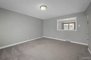 10809 Platte Dr, Saint Louis, MO 63123 - Photo 4