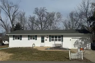 401 Dahlgren Ave, Warrenton, MO 63383 - Photo 14