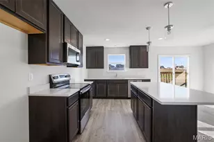 1021 Westhaven Blvd, Wentzville, MO 63385 - Photo 6