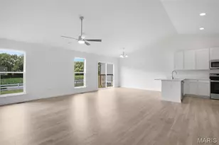 109 Tail Shot Ct, Eureka, MO 63025 - Photo 2