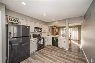 634 Sandy Summit Dr, Ballwin, MO 63021 - Photo 8