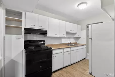 10518 Renfrew Drive, Saint Louis, MO 63137 - Photo 8