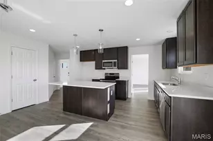 2338 Reiff Dr, Florissant, MO 63031 - Photo 8