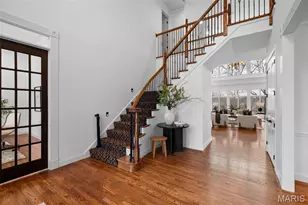 1401 Fox Hill Farms Ct, Chesterfield, MO 63005 - Photo 2