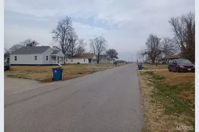 302 N 3rd Street, Chaffee, MO 63740 - Photo 2