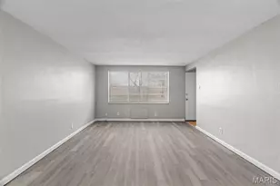 1000 Wild Cherry Ln, University City, MO 63130 - Photo 6