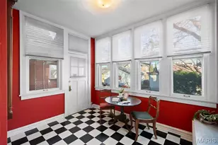 8 Lawn Pl, Saint Louis, MO 63110 - Photo 14