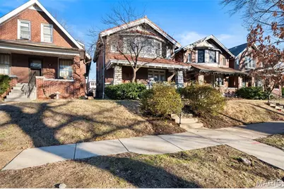 8 Lawn Place, Saint Louis, MO 63110 - Photo 2