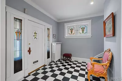 8 Lawn Place, Saint Louis, MO 63110 - Photo 6