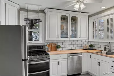 7667 Carswold Drive, Clayton, MO 63105 - Photo 10