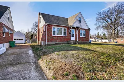 8910 Harold Drive, Saint Louis, MO 63134 - Photo 2