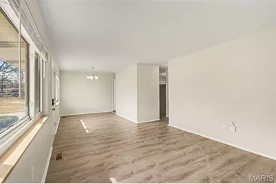 1475 Nashua Drive, Florissant, MO 63033 - Photo 2