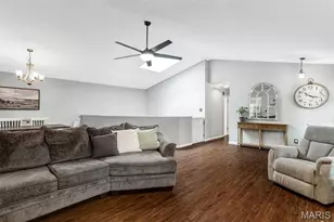 15094 Green Cir Dr, Chesterfield, MO 63017 - Photo 10