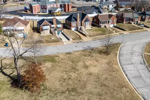 9018 Vasel Dr, Saint Louis, MO 63123 - Photo 28