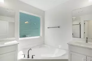 4933 Nadine Ln, Saint Louis, MO 63129 - Photo 18