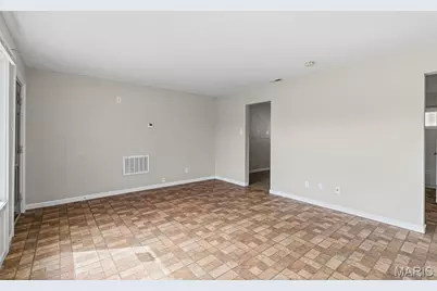 8379 Midwood Avenue, Saint Louis, MO 63134 - Photo 8