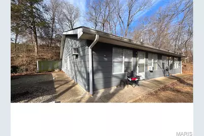 302 N Spring St, Shelbyville, MO 65565 - Photo 1
