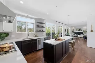 824 Bluespring Ln, Frontenac, MO 63131 - Photo 10