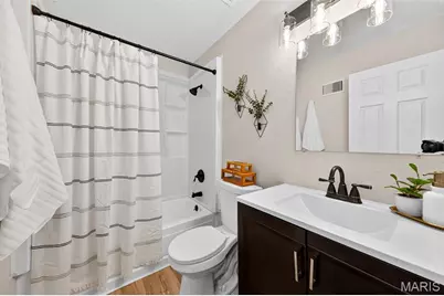 370 Marywood Court, Ballwin, MO 63021 - Photo 6