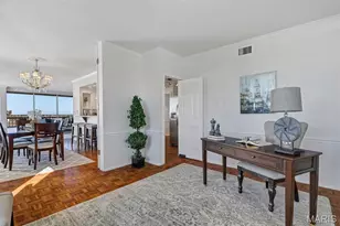 4501 Lindell Blvd, Saint Louis, MO 63108 - Photo 14