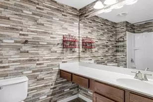 2460 Lampong Dr, Saint Louis, MO 63125 - Photo 8