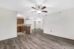 2460 Lampong Dr, Saint Louis, MO 63125 - Photo 16