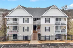 2460 Lampong Dr, Saint Louis, MO 63125 - Photo 2