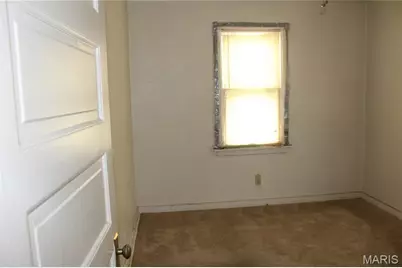 1290 Purcell Avenue, Pagedale, MO 63133 - Photo 6