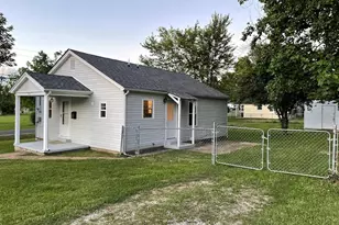 211 N Davis St, Cuba, MO 65453 - Photo 10