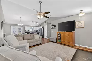 661 Big Bend Dr, Wentzville, MO 63385 - Photo 2