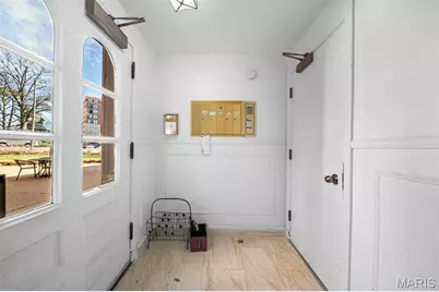 923 S Hanley Road #E, Clayton, MO 63105 - Photo 4