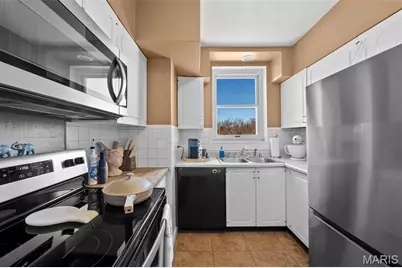 923 S Hanley Road #E, Clayton, MO 63105 - Photo 14