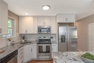 9041 Lemona Dr, Saint Louis, MO 63123 - Photo 6