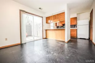 1015 Mersey Bend Dr, Saint Louis, MO 63129 - Photo 6