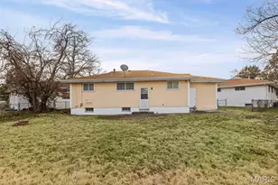 4258 Stambaugh Ct, Saint Louis, MO 63134 - Photo 6