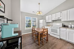 929 Sugar Lake Ct, Saint Peters, MO 63376 - Photo 8