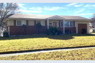 140 Mohan Drive, Florissant, MO 63033 - Photo 1