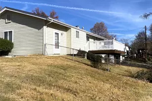 140 Mohan Dr, Florissant, MO 63033 - Photo 8