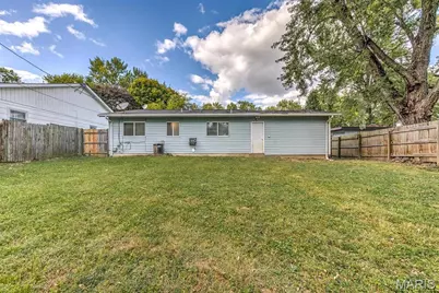 18 Redwood Drive, Florissant, MO 63031 - Photo 14