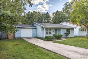 18 Redwood Dr, Florissant, MO 63031 - Photo 2