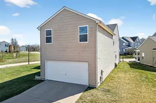 1033 Glengarry Dr, Wentzville, MO 63385 - Photo 44