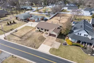 9803 Hilltop Dr, Sunset Hills, MO 63128 - Photo 48