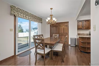 9803 Hilltop Drive, Sunset Hills, MO 63128 - Photo 12